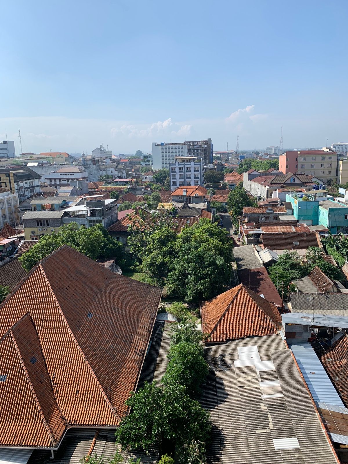ジョグジャカルタへ列車移動
到着したら大雨でした
