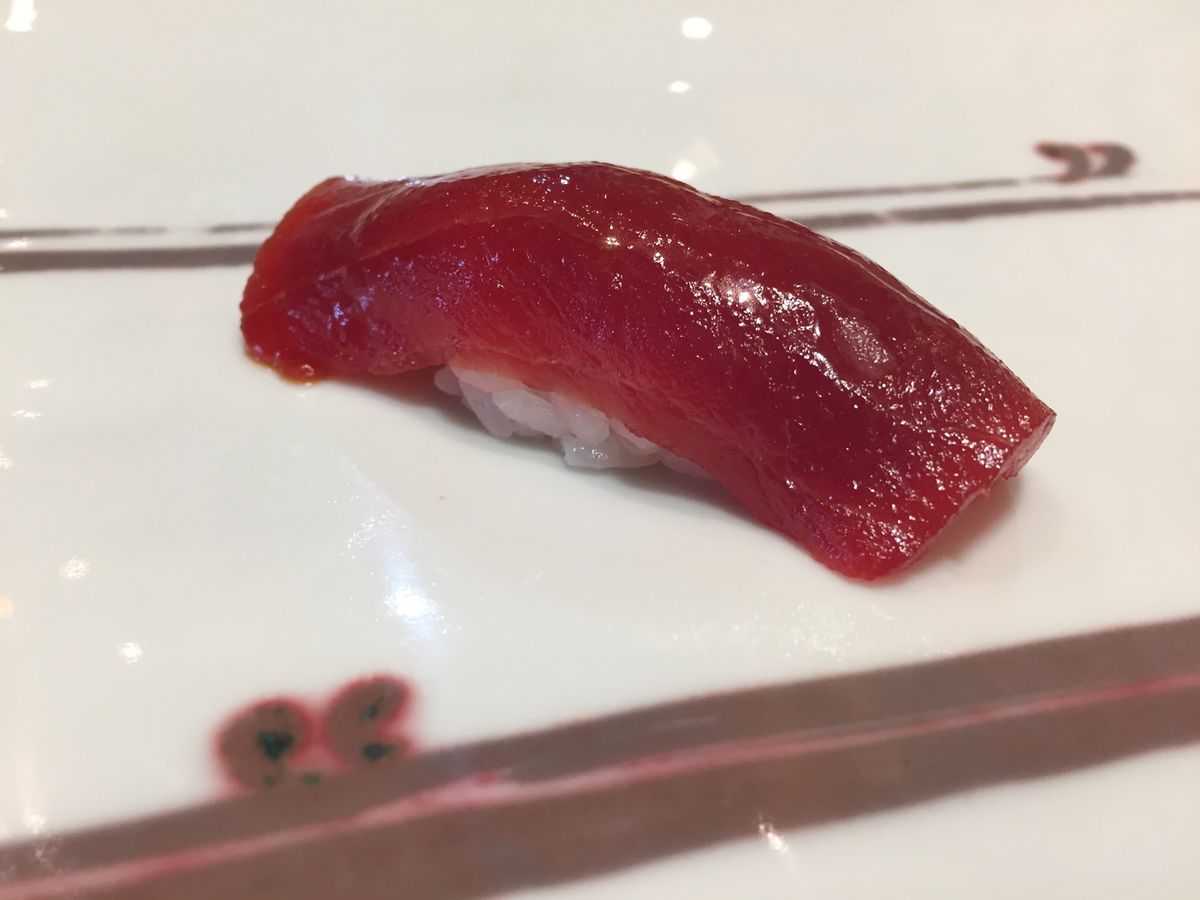 4枚目はお肉にほんのりガーリックのせ。ありえない美味しさでした。父は気が大...