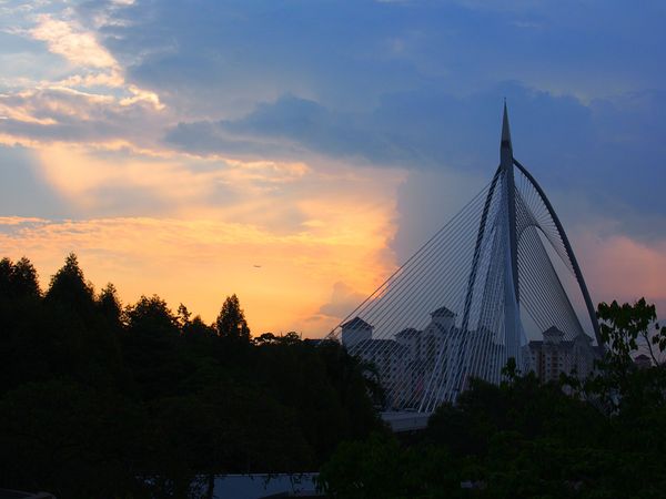 マレーシア・クアラルンプール「マレーシア　首都機能を移転させてできた街 プトラジャヤでの散歩」の写真：プトラジャヤはクアラルンプールの空港から...