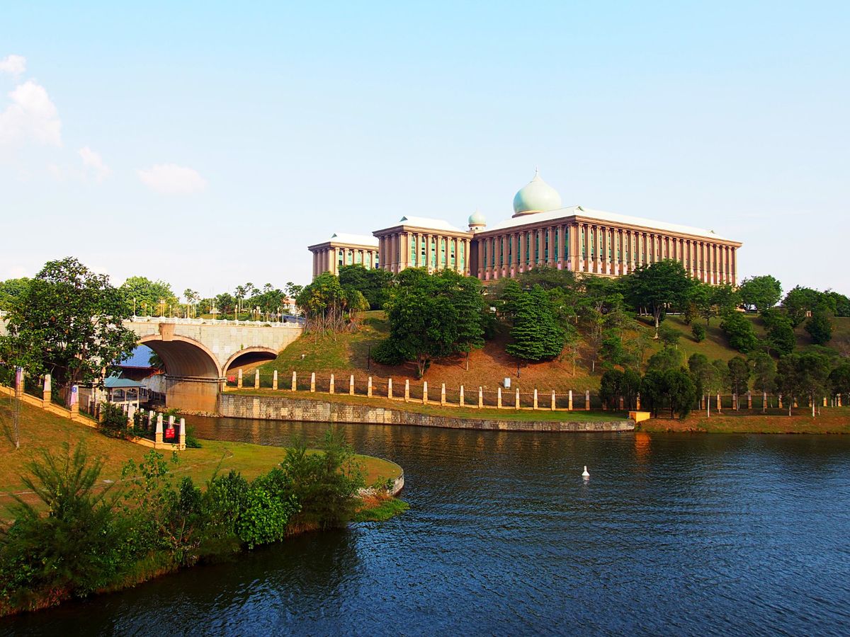 プトラジャヤはクアラルンプールの空港から比較的近くにあるので、トランジット...