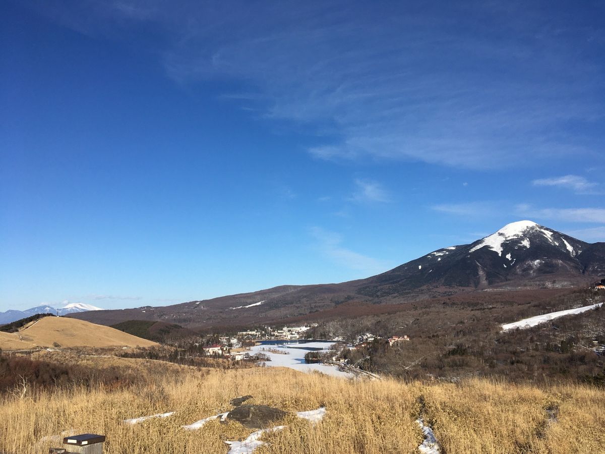 山間部だけれど、朝方の霧は幻想的。
ホテルやスキー場や温泉があって観光地に...