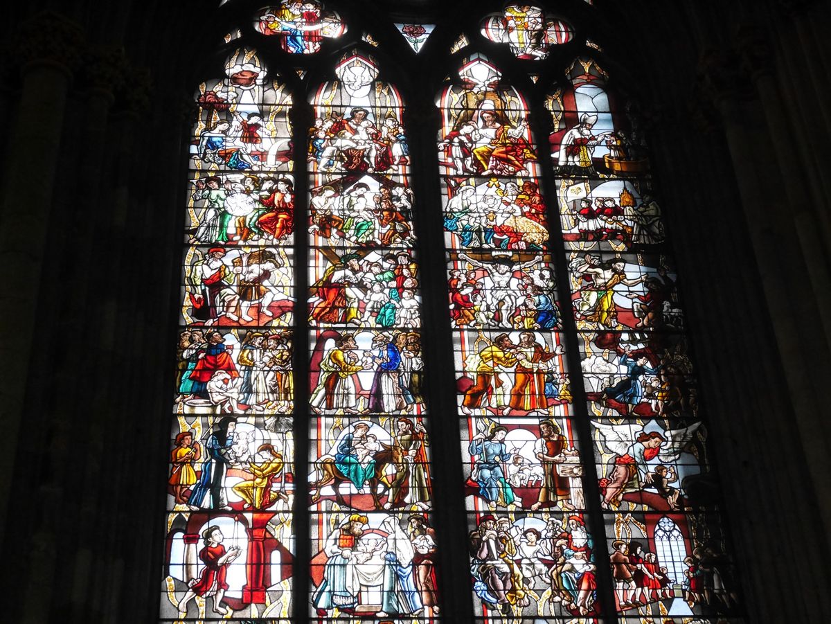 ケルン大聖堂しか行ってないですが、中も外も凄かったです。夜景も綺麗でした。...