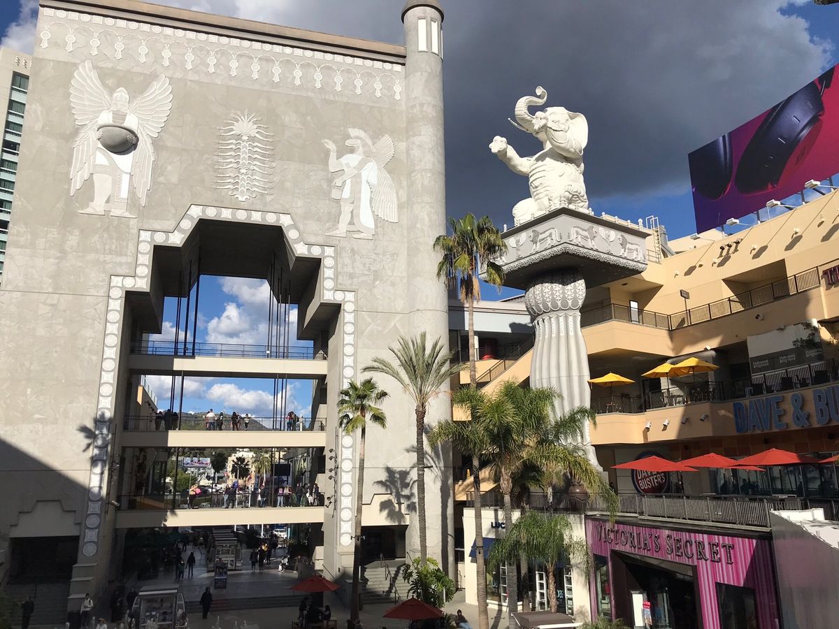 ハリウッドの街並みをツアーでしました。
とっても楽しかったです。