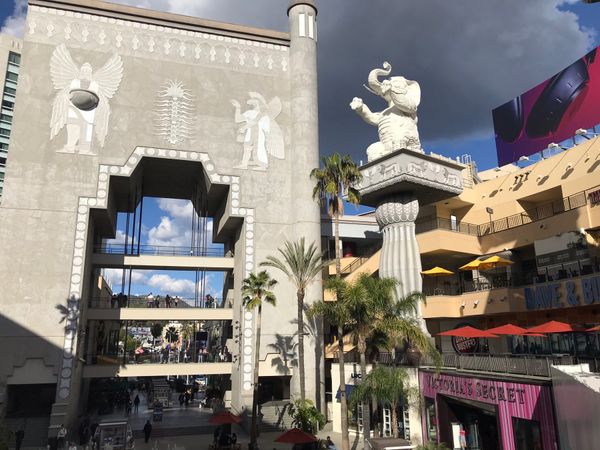 アメリカ(米国)「hollywood」の写真：ハリウッドの街並みをツアーでしました。
...