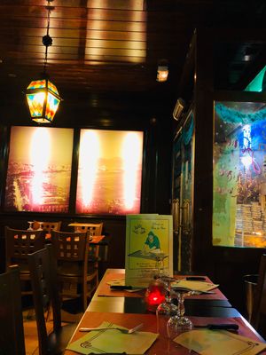 以前来た時に見つけたイタリアンのお店。中の人がフレンドリーで、ピザも、めち...