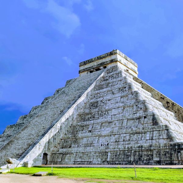 メキシコ「Chichén Itzá」の写真：ククルカン降臨。秋は晴れにくいという話だった...