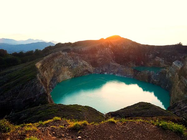 インドネシア・ラブアンバジョ「インドネシア クリムトゥ山を目指してフローレス島を横断」の写真：山々しくて意外と大きなフローレス島、公共...