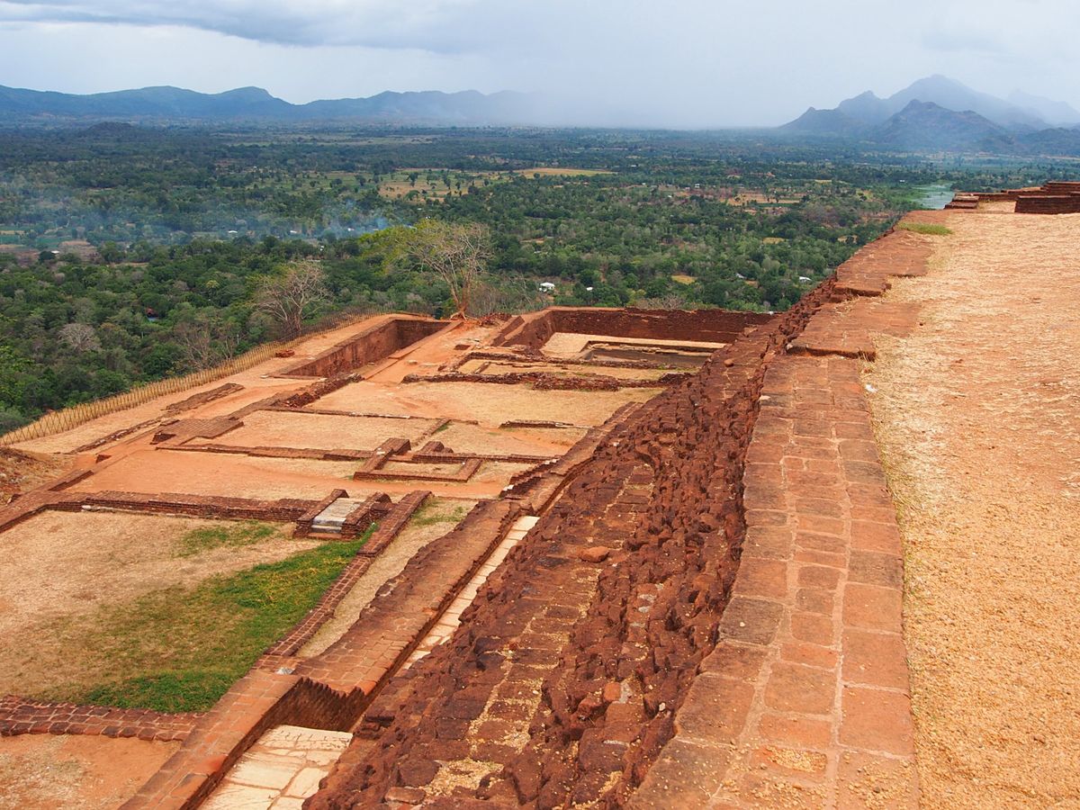 シーギリヤ
シーギリヤロックは、5世紀にカッサパ1世によって建造された、要...