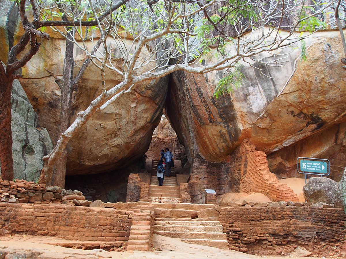 シーギリヤ
シーギリヤロックは、5世紀にカッサパ1世によって建造された、要...