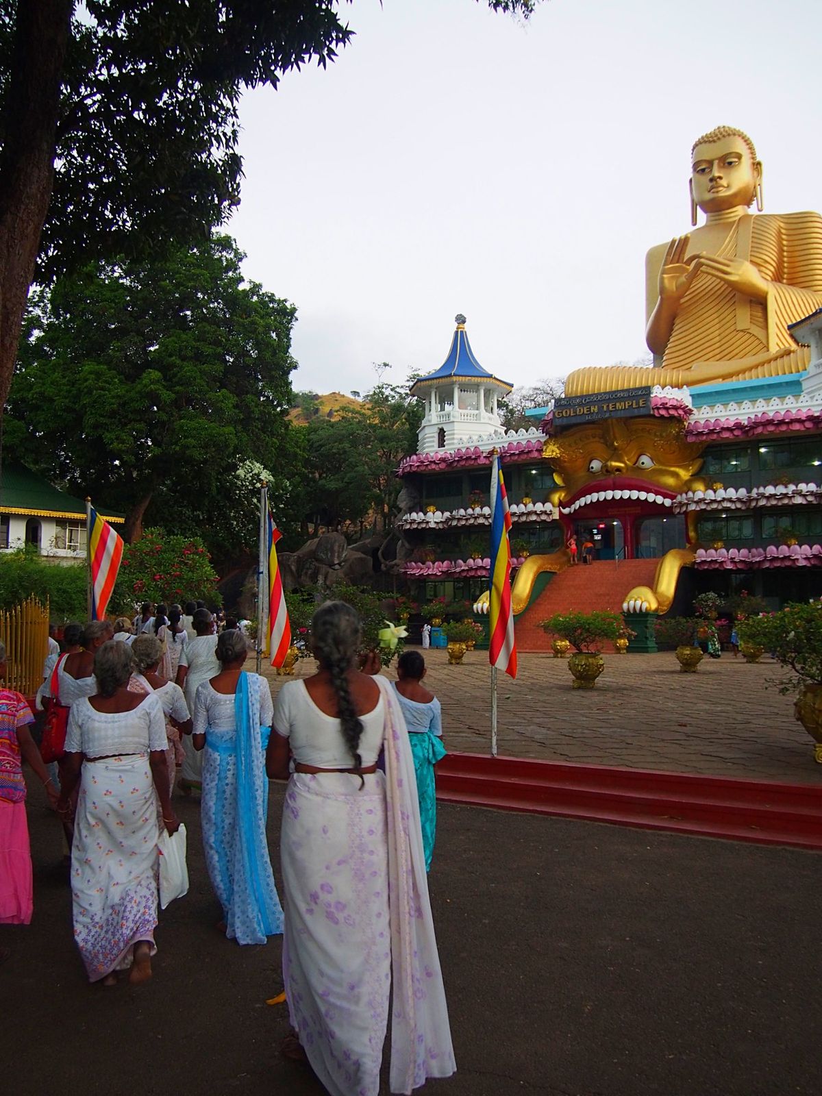 ダンブッラ
ダンブッラの街は世界遺産の石窟寺院が有名な街で、スリランカのほ...