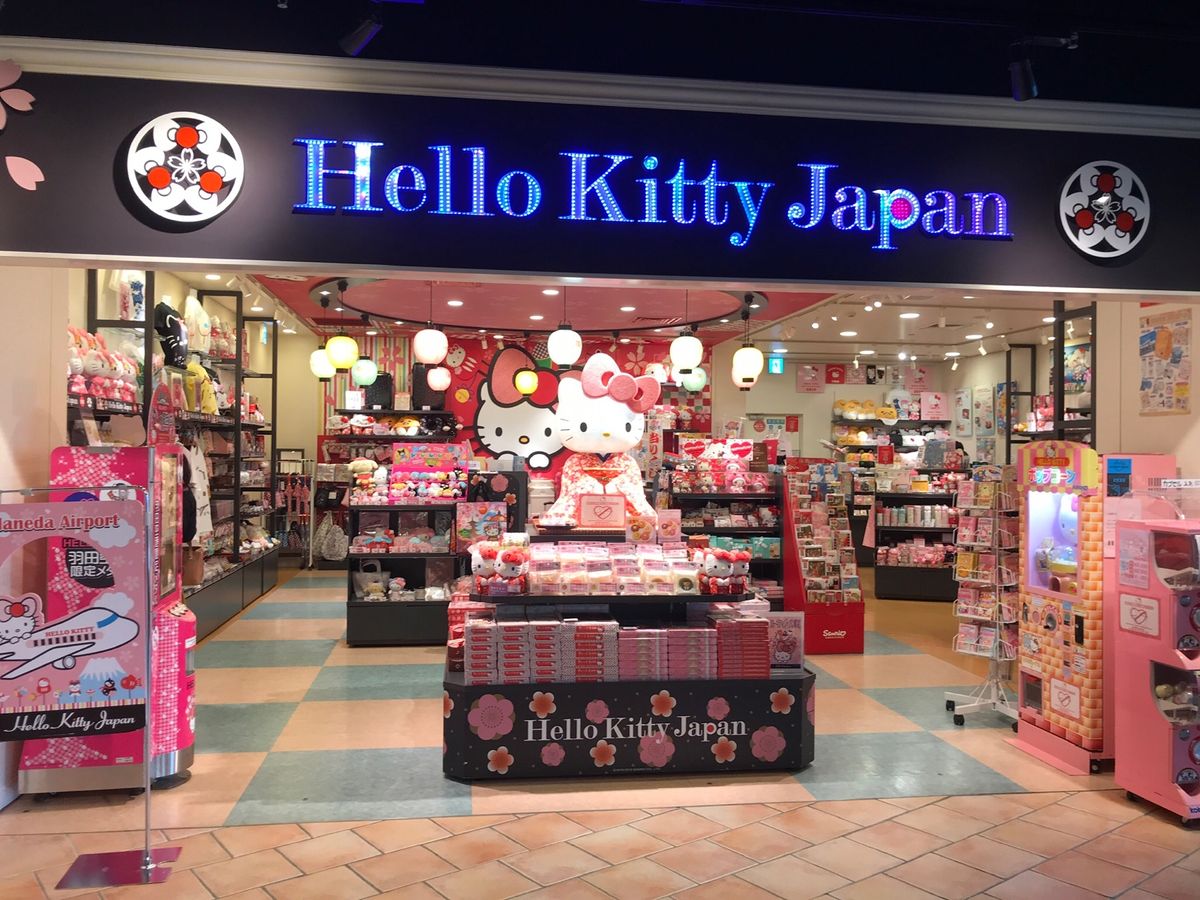 羽田空港にもいろいろな物が置いてあって見ているだけで楽しかったです。