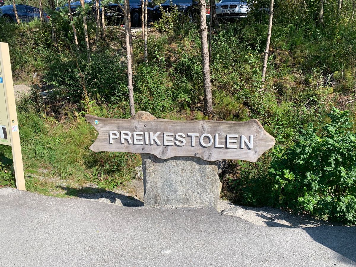 📍プレーケストーレン
絶景なのは確か。でもまた登りたいからと聞かれたら速攻...