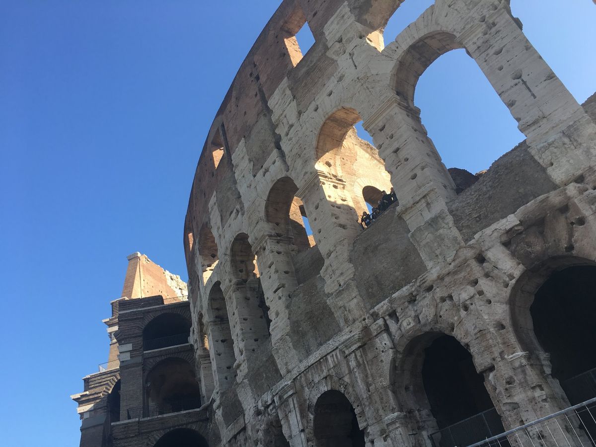 2日目はコロッセオからスタート！
観客である上流階級の人々の興奮や優越感、...