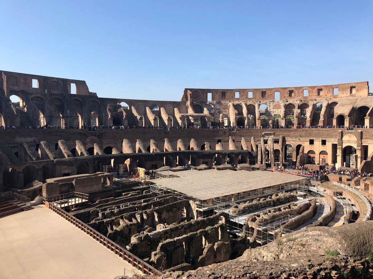 2日目はコロッセオからスタート！
観客である上流階級の人々の興奮や優越感、...