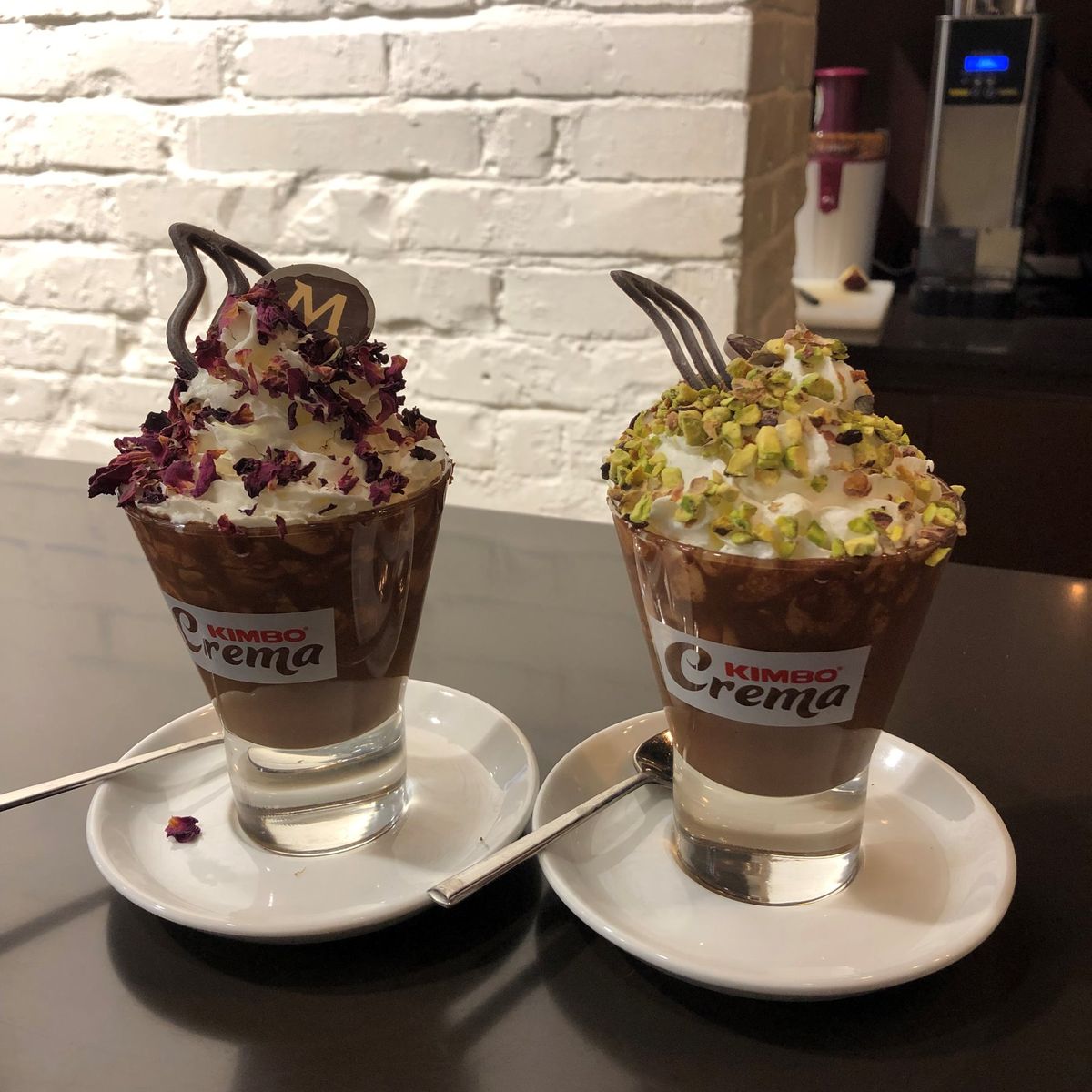 最高裁とサンタンジェロ城とお手洗い借りに入ったカフェ。
お店の名前忘れちゃ...