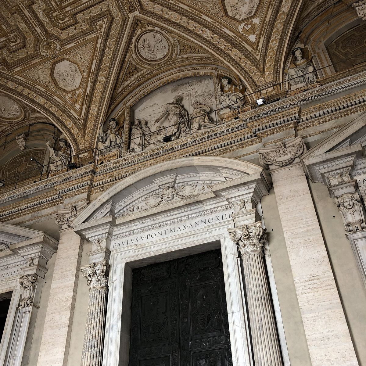 午後はバチカン市国へ！
サン・ピエトロ大聖堂は荘厳すぎて、すごいだのやばい...