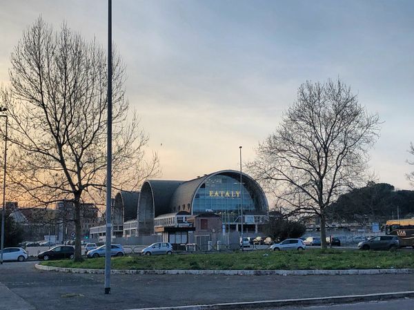 イタリア・ローマ「イタリア・ローマ/Rome Italy」の写真：お昼ご飯を逃してショックだったので、イー...