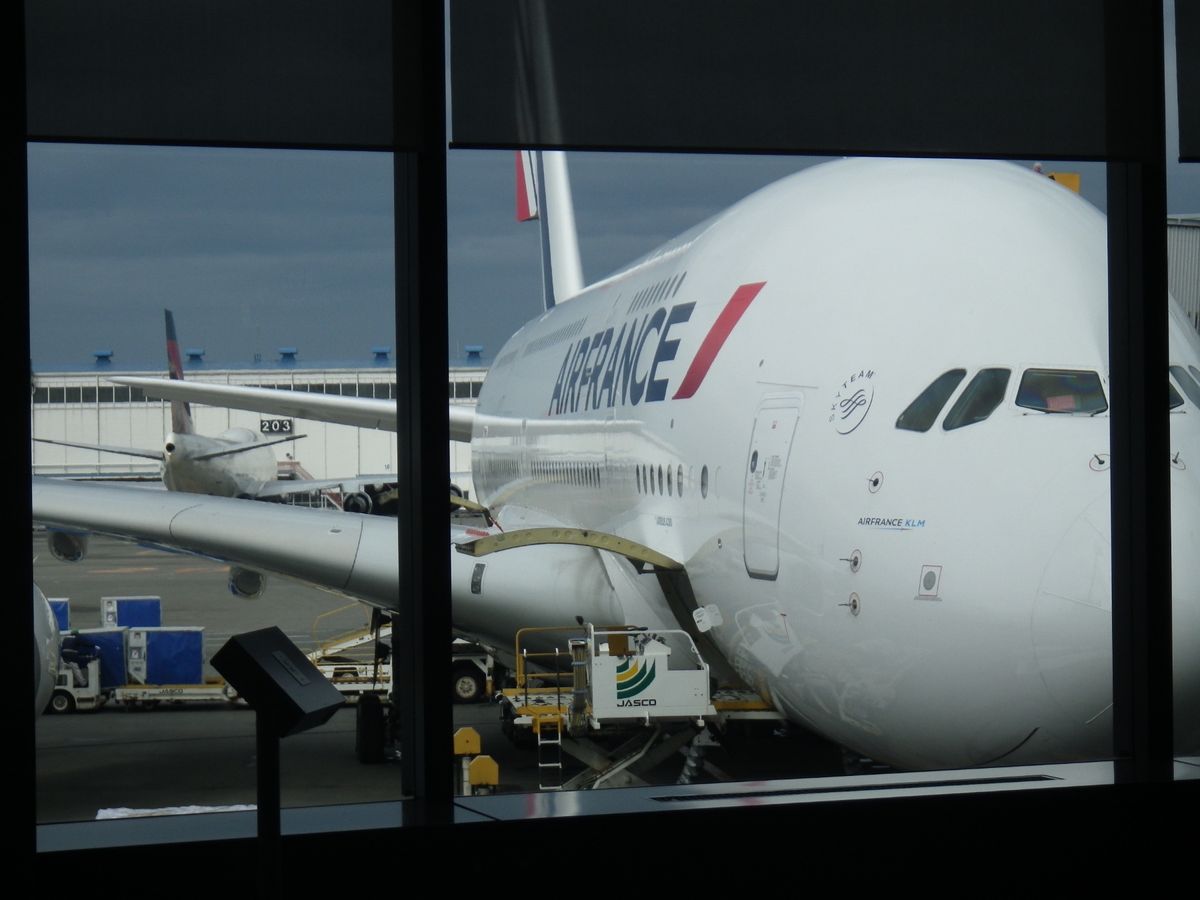 《ブリュッセル》
成田→パリはエアバスA380で/到着は大晦日/あの有名...