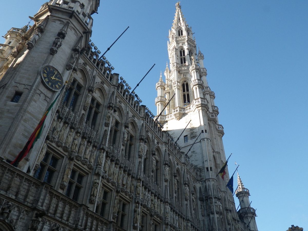 《ブリュッセル》
成田→パリはエアバスA380で/到着は大晦日/あの有名...