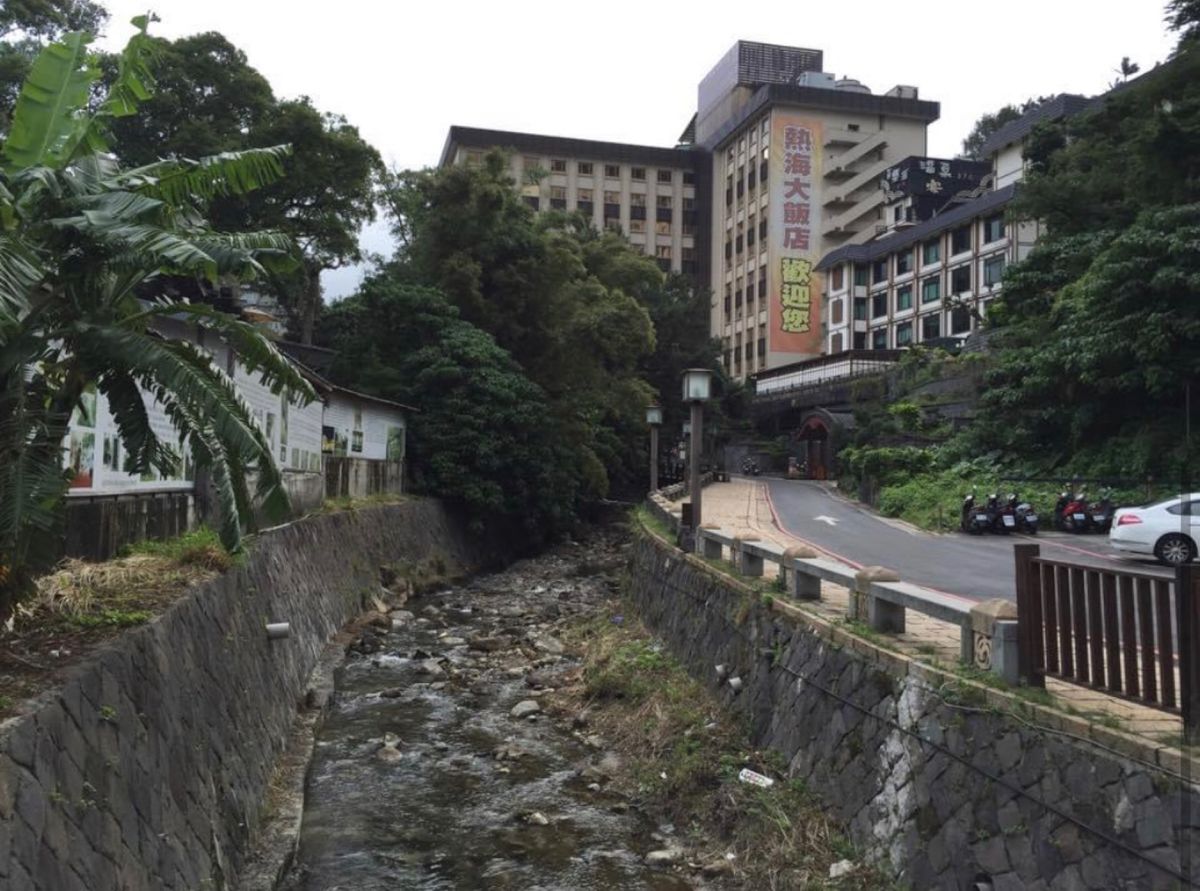 2014.12.09
新北投駅から地熱谷までの
遊歩道なかなか雰囲気がいい...