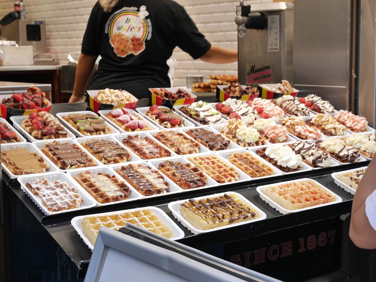 ベルギーといえば🇧🇪チョコレートやワッフル。すげーおいしいし、ムール貝とフ...