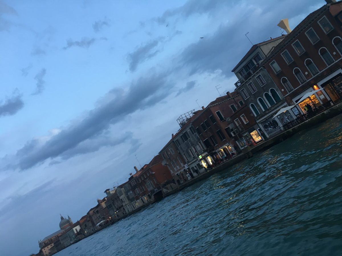 夕方には少しずつ晴れ始めました🌛
夜の海も綺麗で癒されたなあ。
*
ご察し...