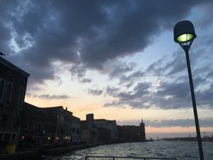 夕方には少しずつ晴れ始めました🌛
夜の海も綺麗で癒されたなあ。
*
ご察し...