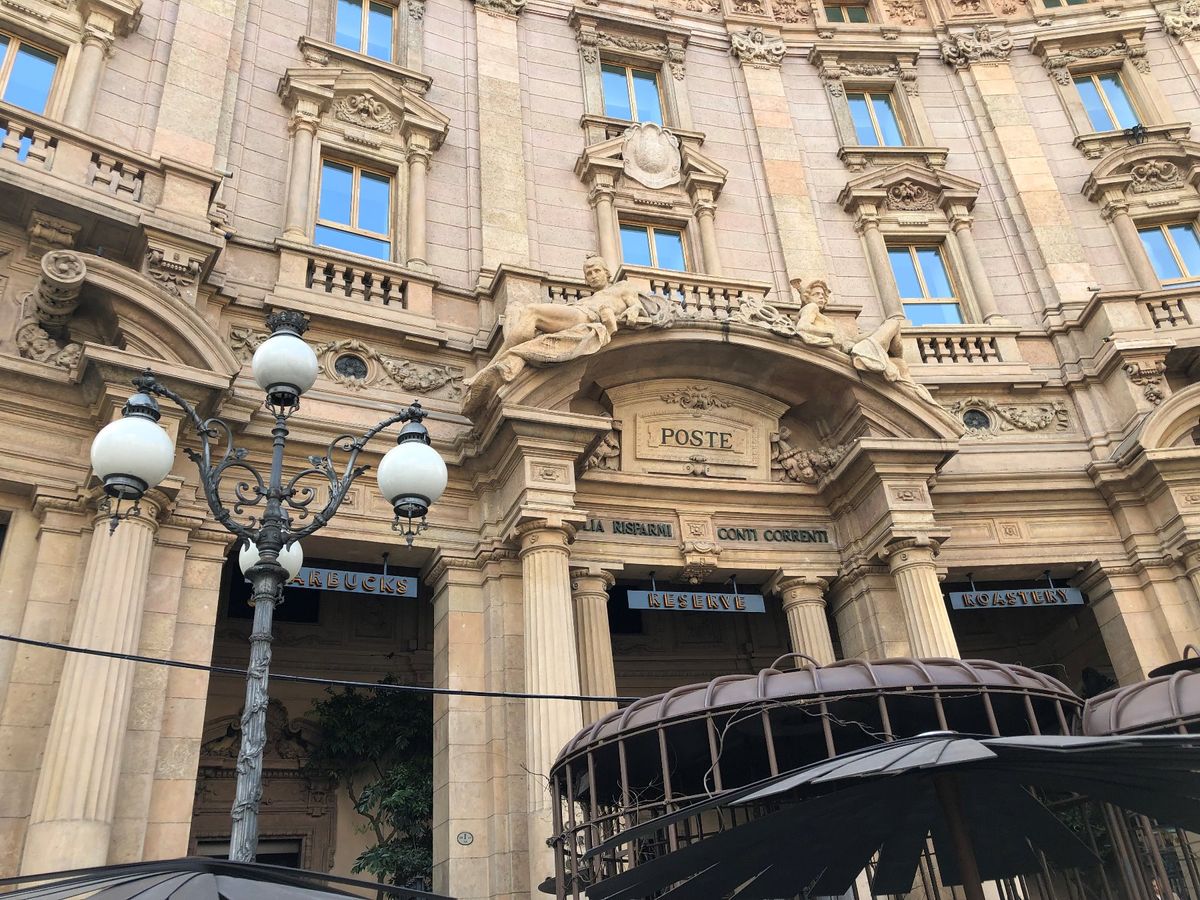 お昼はスターバックス・リザーブ・ロースタリーで☕️
スタバの常識が覆った、...