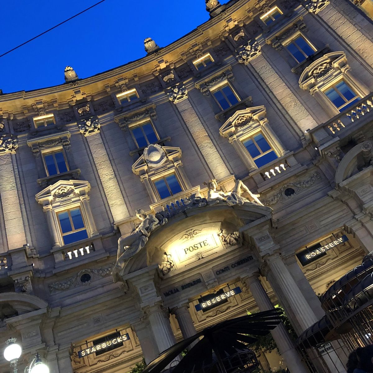 ラ・リナシェンテでお買い物を済ませ（写真がないッ！）、
再びドゥオーモ広場...