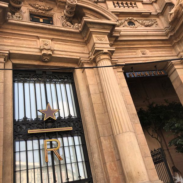 イタリア・ミラノ「イタリア・ミラノ/Milan Italy」の写真：お昼はスターバックス・リザーブ・ロースタ...