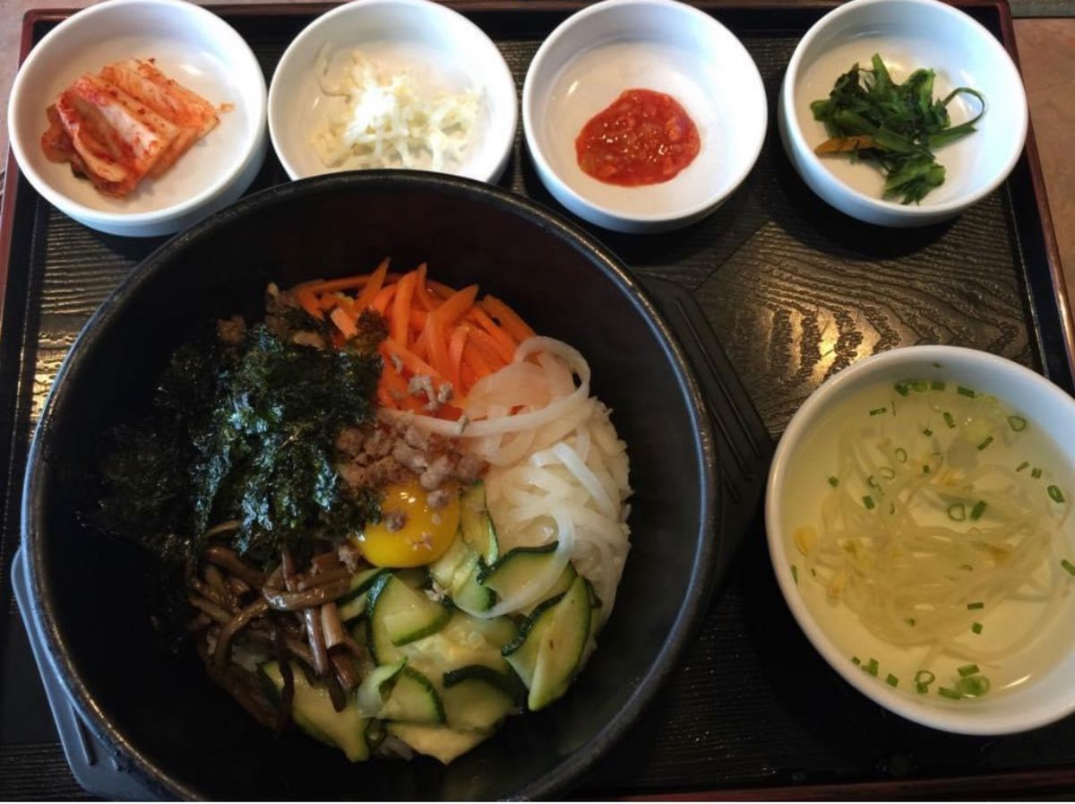 2014.11.23
村で親切なタクシー運転手と出会い
ビビンバ屋へ案内さ...