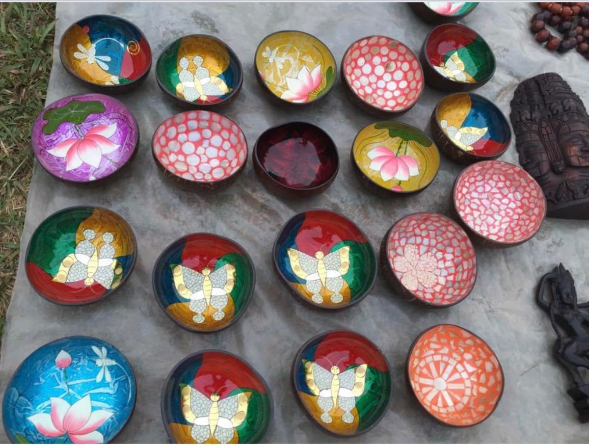 2014.11.21
子どもが売り子
ずるい親玉がいるんだろうけど、
1人...