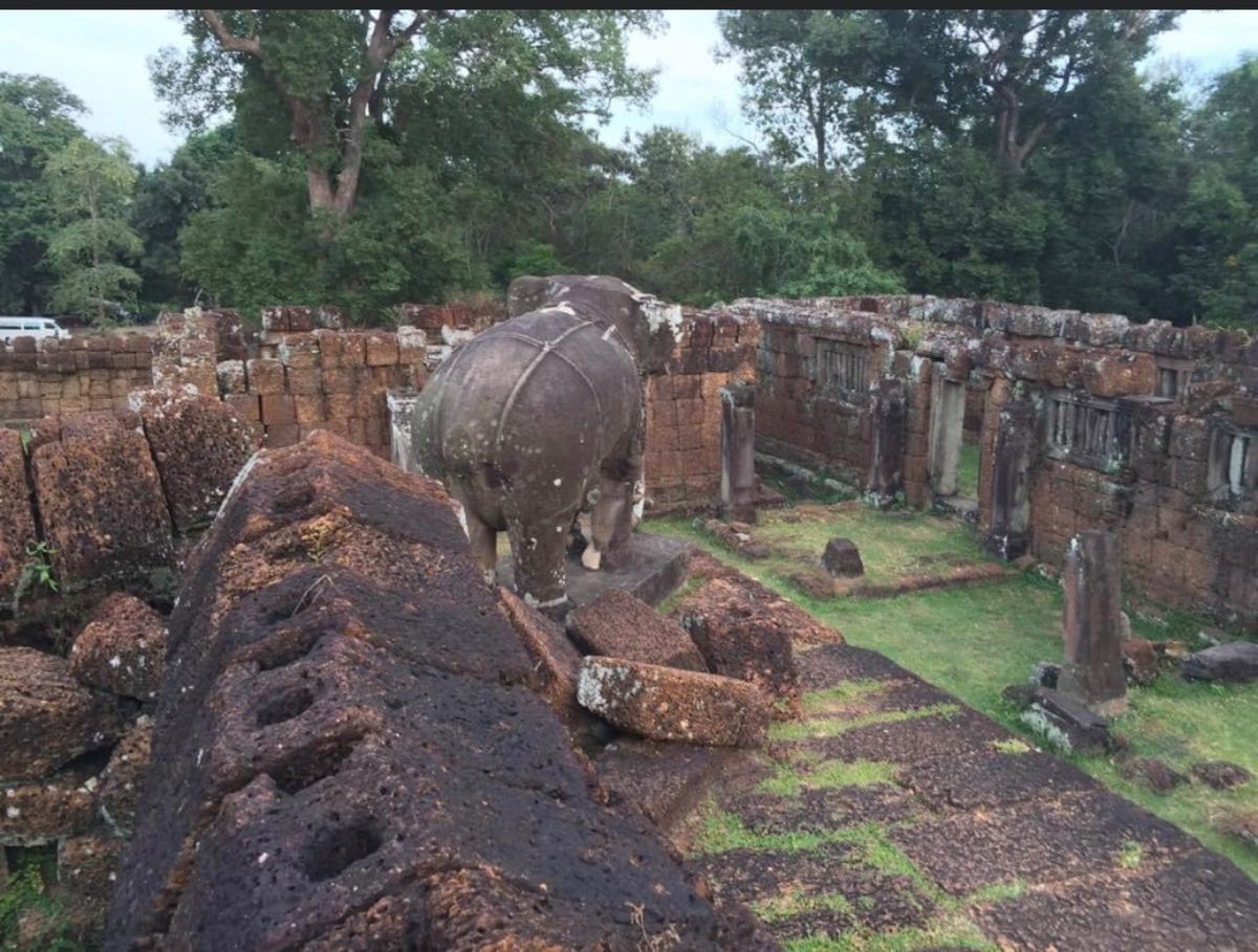 2014.11.21

似たよう遺跡ばかり。
微妙に違う。

あああああ、...