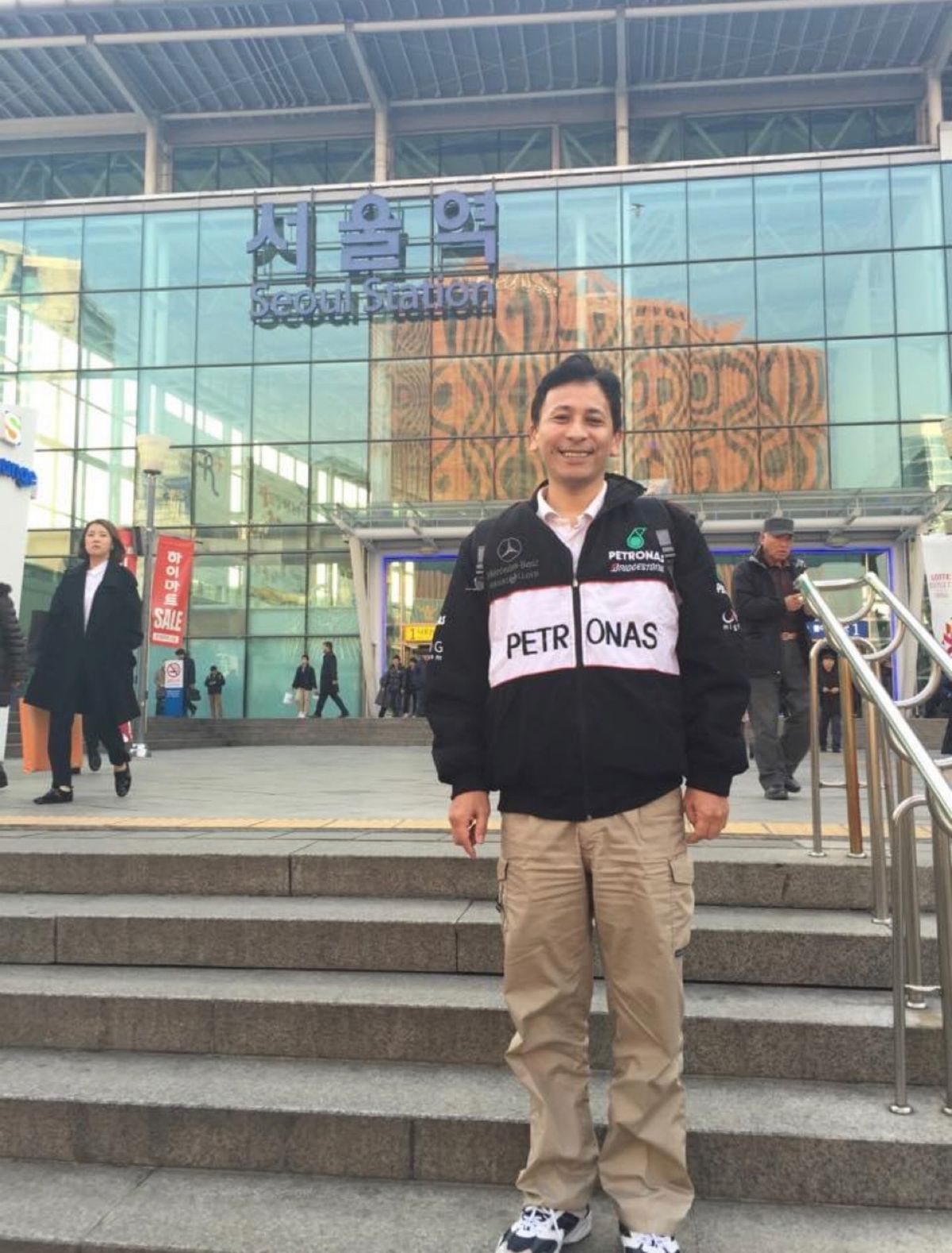 2019.11.19
ソウル駅は改札がないぞー
勝手に入れました。
撮り鉄...