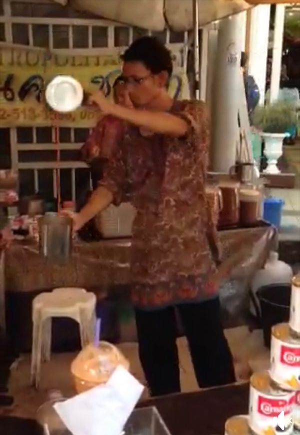 タイ「12月バンコク」の写真：2013.12.09

日曜日 WEEK...