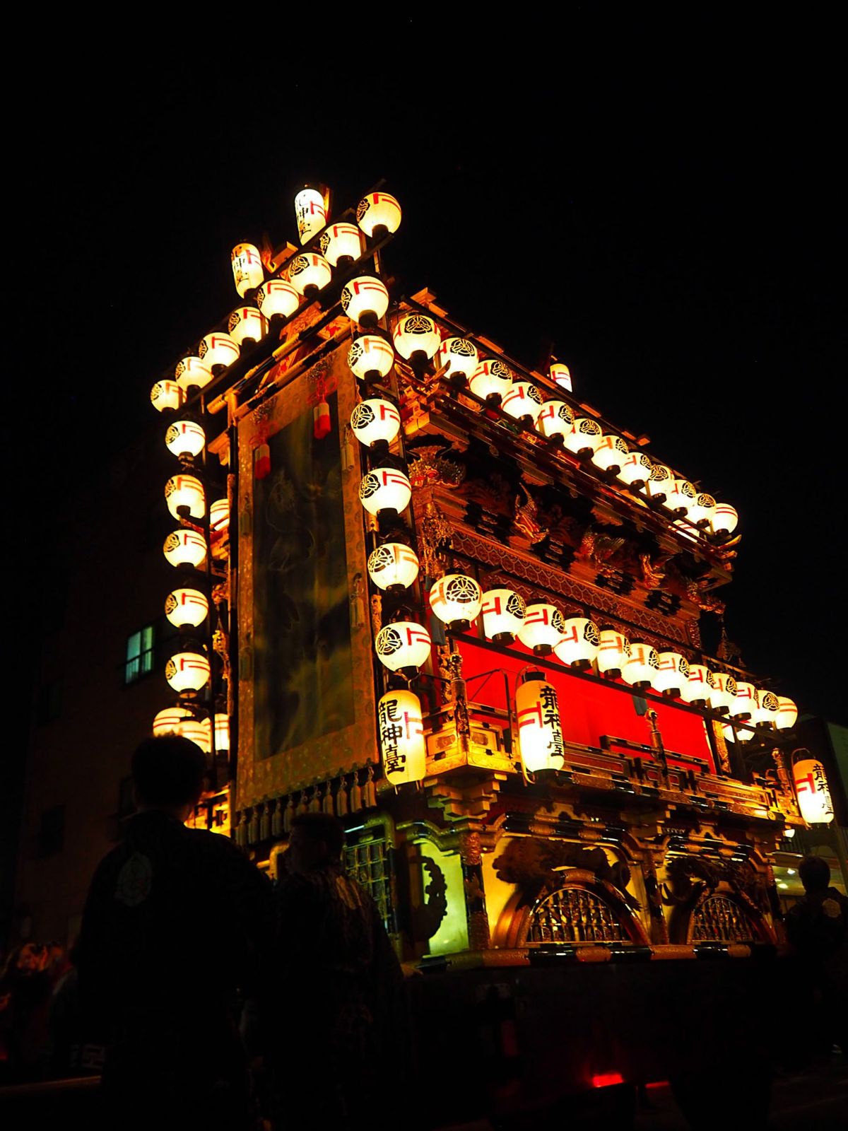 春の山王祭  岐阜県高山市
高山祭は日本三大曳山祭の一つで、春と秋の年2回...