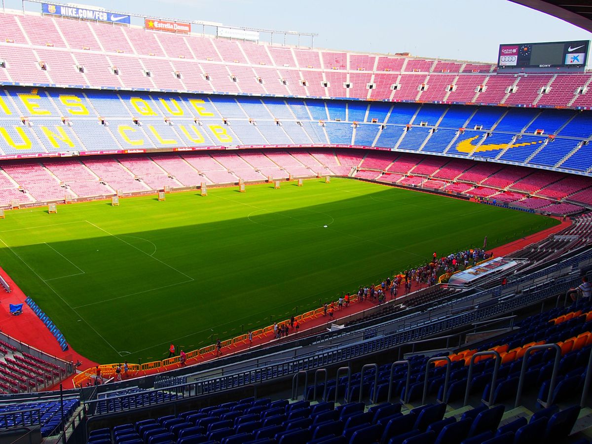 カンプ・ノウ
FCバルセロナのホームスタジアム カンプ・ノウは、出張先から...