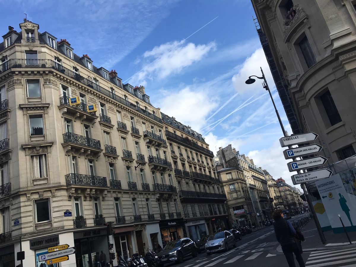 ミラノのホテルから送迎をお願いし、マルペンサ空港から
エールフランスでパリ...