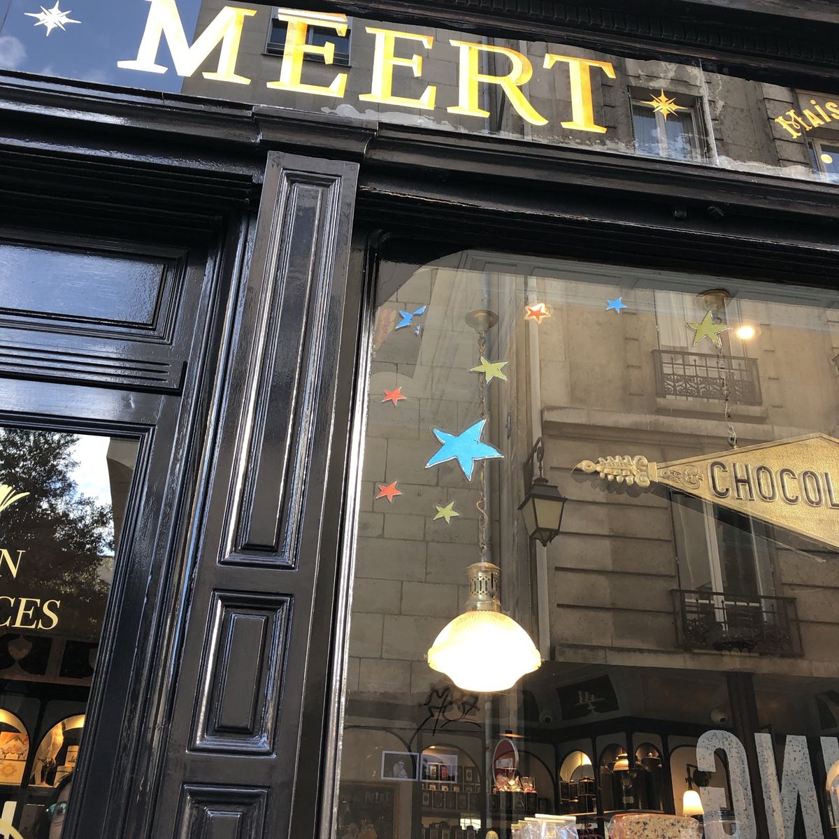 お昼ご飯を適当に済ませ、午後は買い物へ！
古着屋さんのキロショップであった...