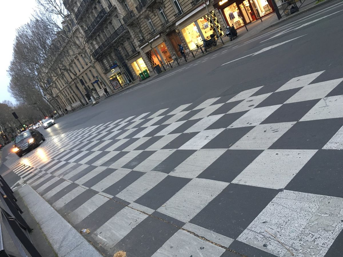 お洒落なお店や、ロードアート、建造物、見きれないので、
何回も行って味わい...