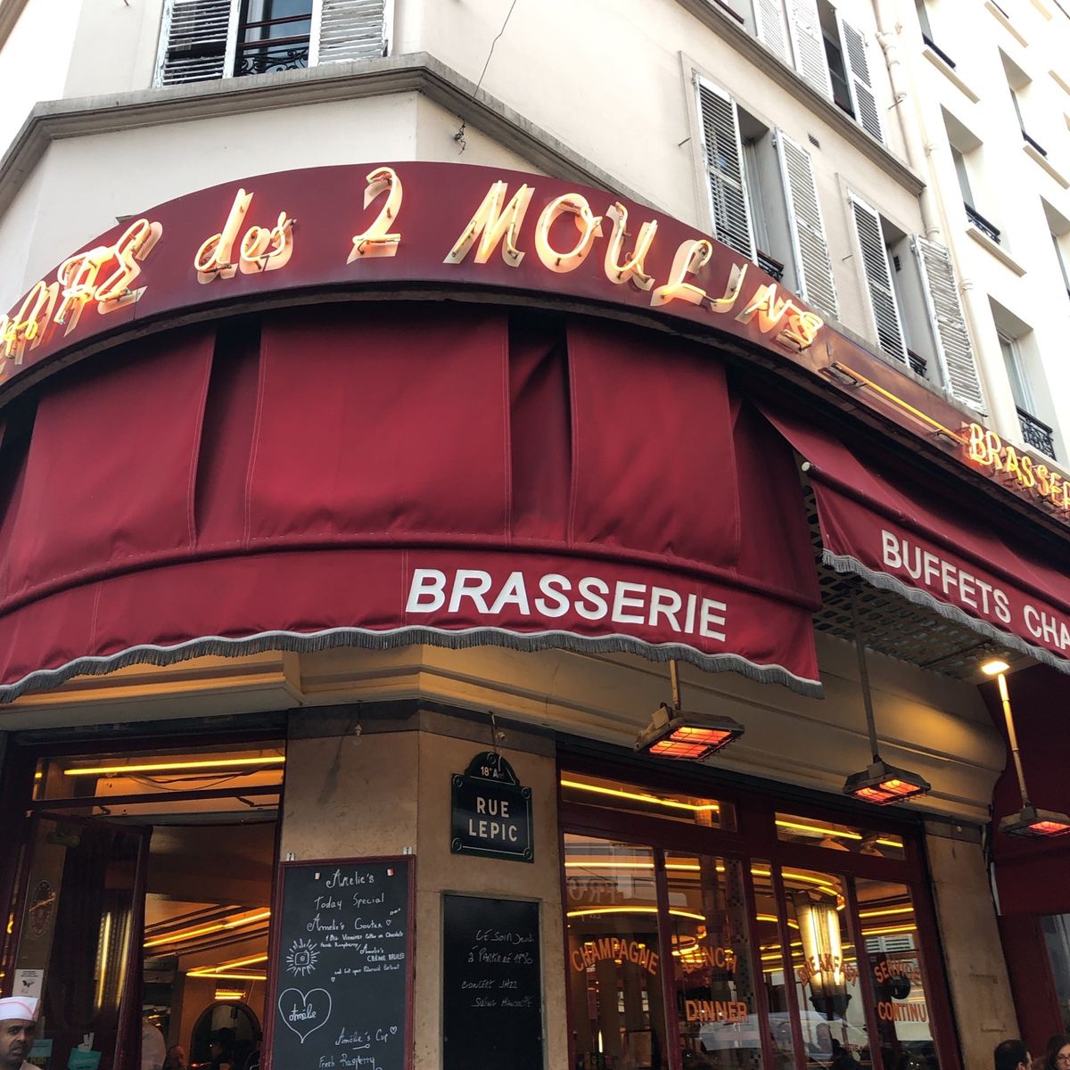 夕方は18区へ行き、カフェ・デ・ドゥ・ムーランへ🍮
映画「アメリ」に出てく...