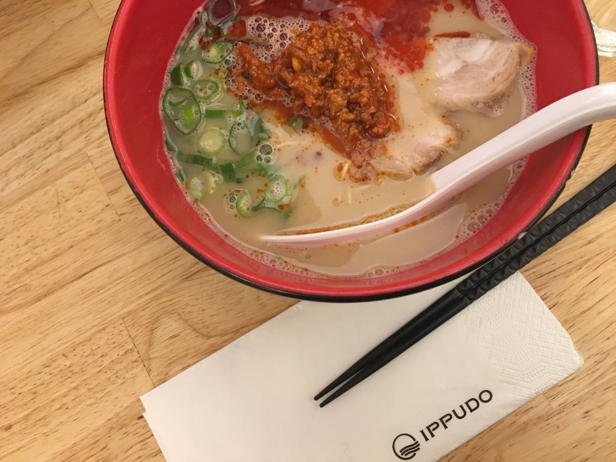 着いたらまずは腹ごしらえ！（恒例）
行き着いた先は、、、一風堂。
いい加減...