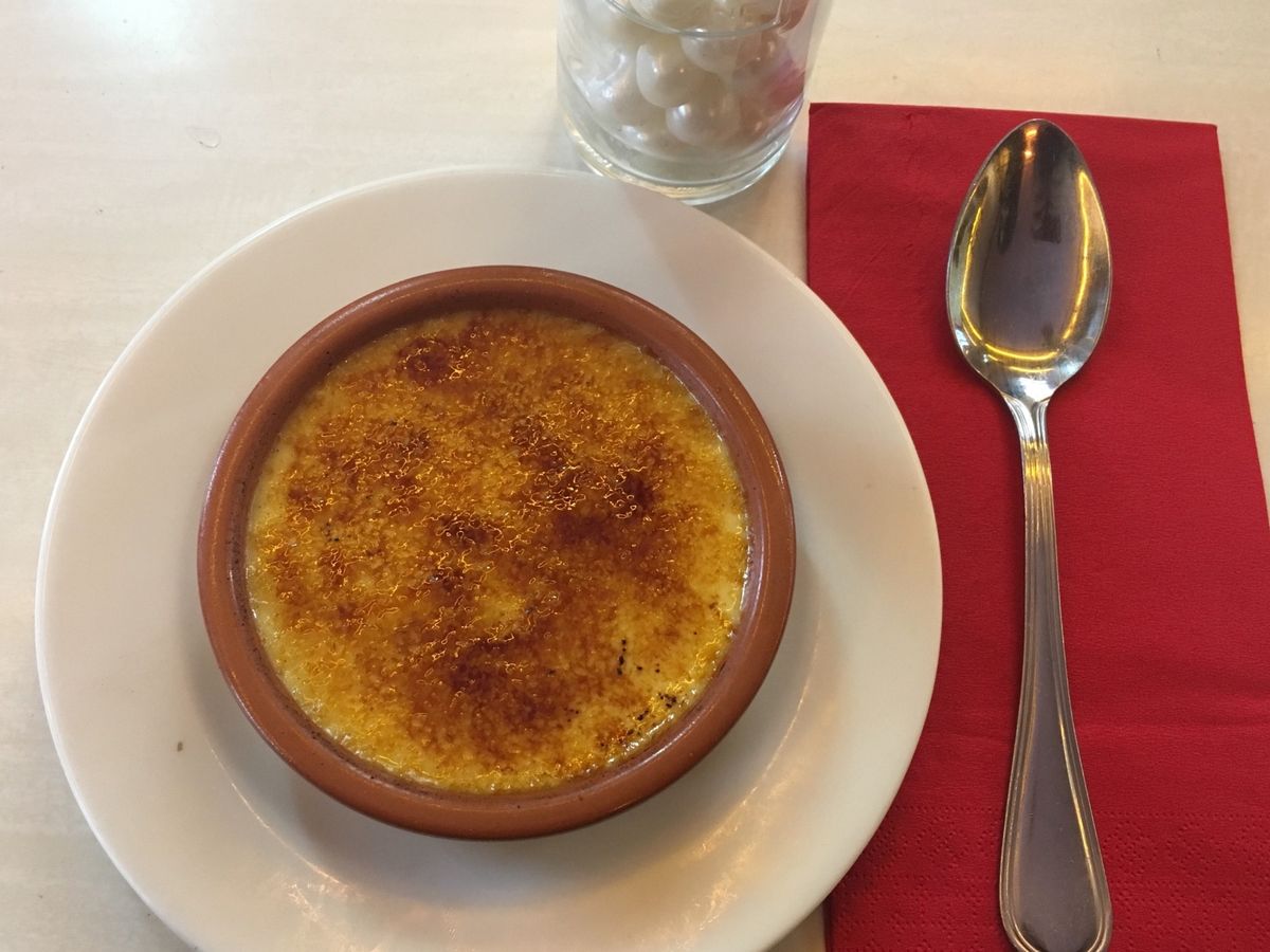 夕方は18区へ行き、カフェ・デ・ドゥ・ムーランへ🍮
映画「アメリ」に出てく...