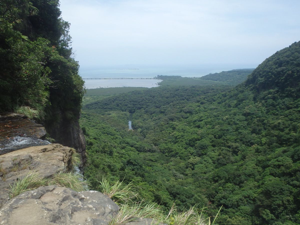 憧れのピナイサーラ。過酷な4時間の登山、滝の上からの眺めは最高！下山して滝...