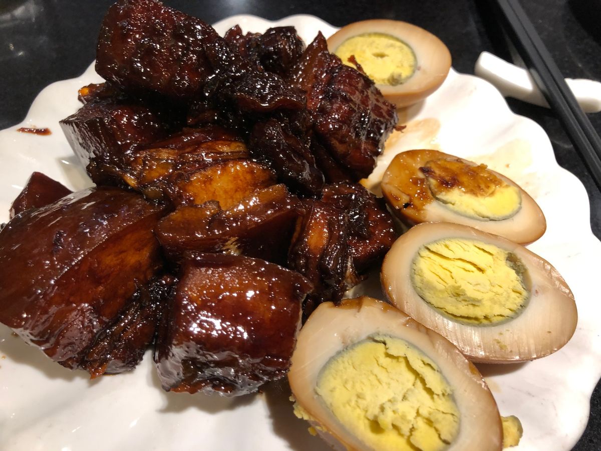 この日は結構な雨でけむる外灘

ちょいと道を間違えて長めに雨の中歩いて
上...