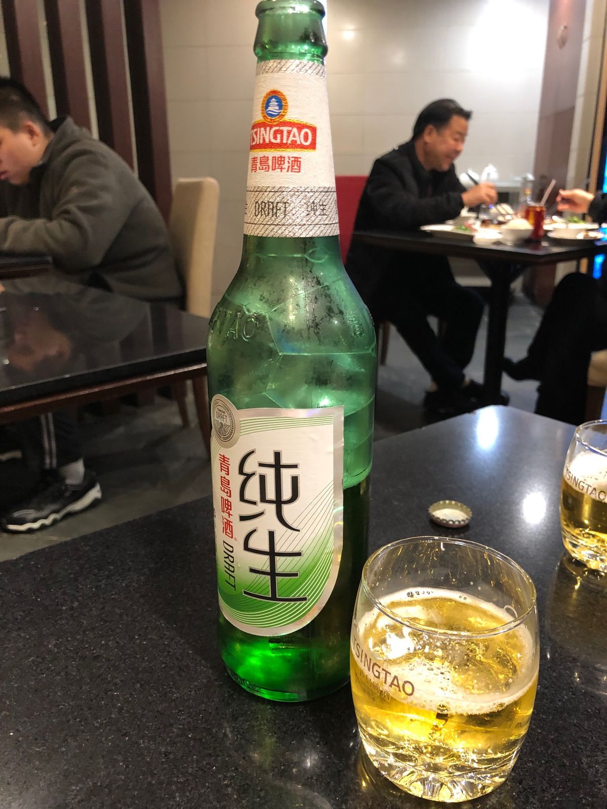 この日は結構な雨でけむる外灘

ちょいと道を間違えて長めに雨の中歩いて
上...