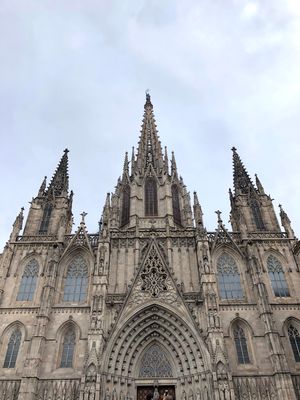 カタルーニャ大聖堂は必ず訪れる

コロナ禍でも必ず立ち直ると信じています
