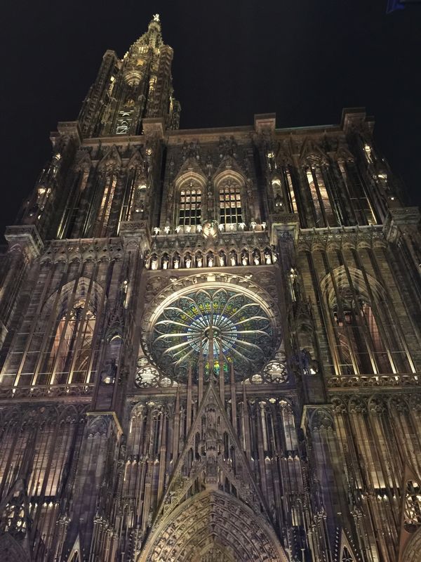 フランス・コルマール「勤続30年休暇。お疲れ様‼️たまには夫婦で💦」の写真：ストラスブールのノートルダム大聖堂
