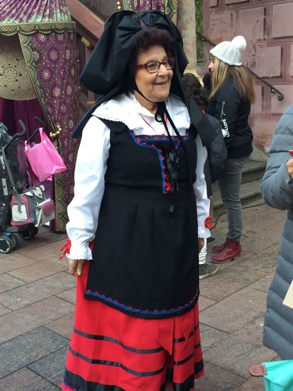 フランス・コルマール「勤続30年休暇。お疲れ様‼️たまには夫婦で💦」の写真：クリスマスマーケット🎄