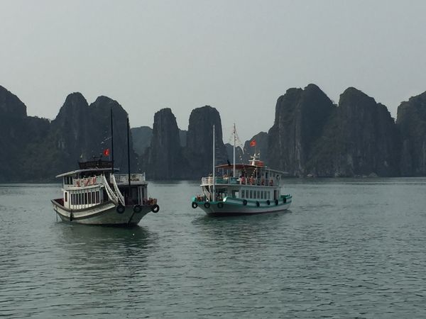 ベトナム・ハノイ「結婚式前に、駆け込み母娘旅😊」の写真：ハロン湾とバッチャン焼き。ソフィテルホテ...